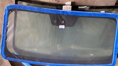 포드 머스탱 앞유리 레인 센서 및 야간 투시경 운전자 앞유리 우측